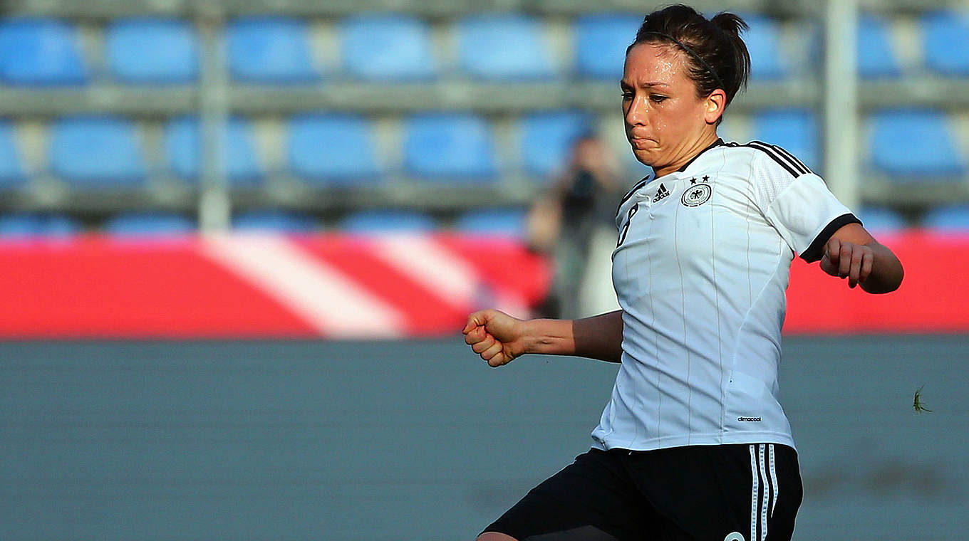 Nadine Keßler: auch im Trikot der Nationalmannschaft eine feste Größe © 2014 Getty Images