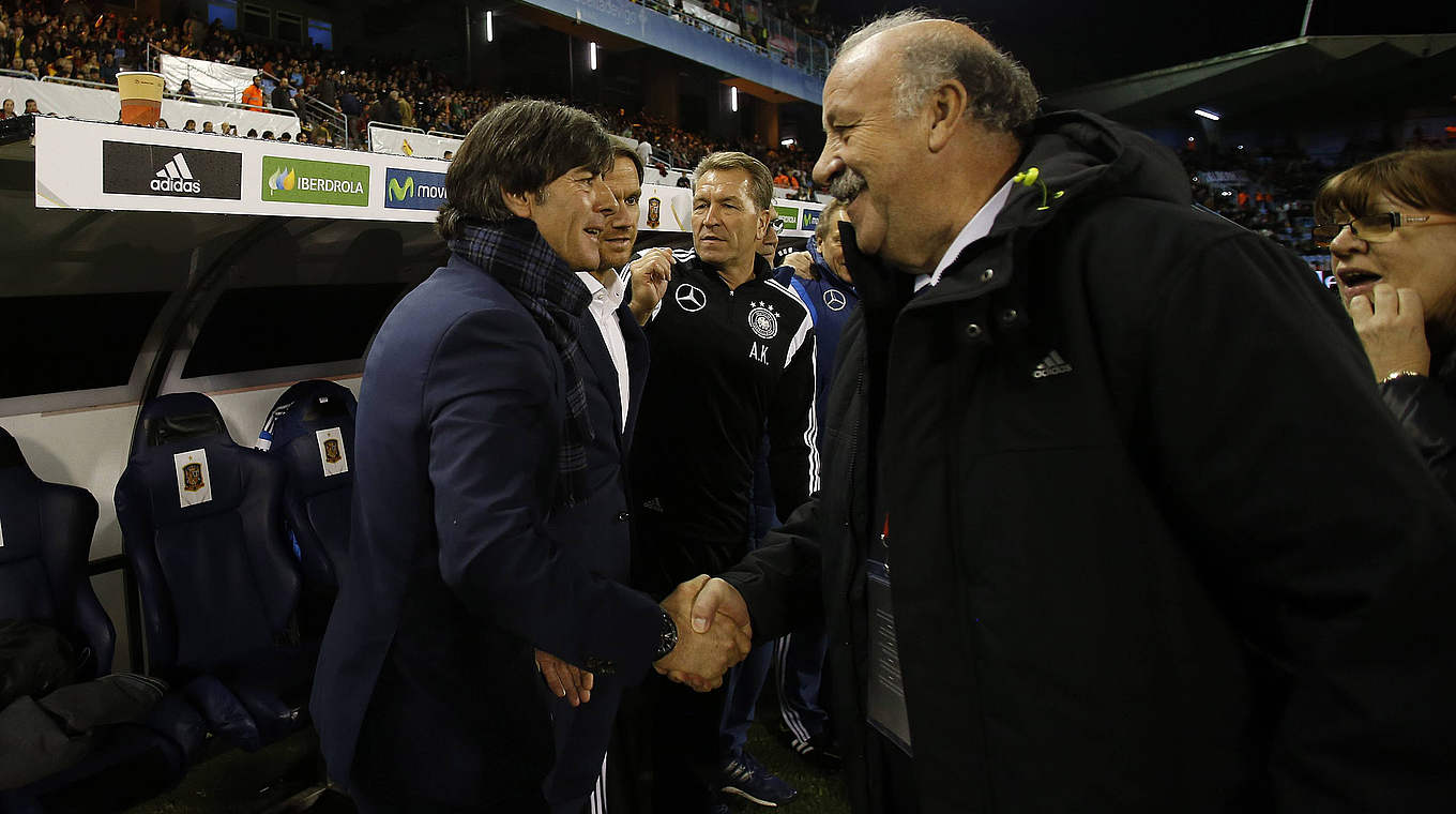 Two World Cup winning coaches, Löw and Del Bosque, shake hands before the game © imago/Marca