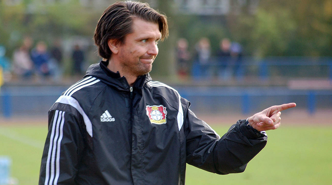 Sieg gegen den BVB: Bayer und Coach Peter Hyballa © MSPW