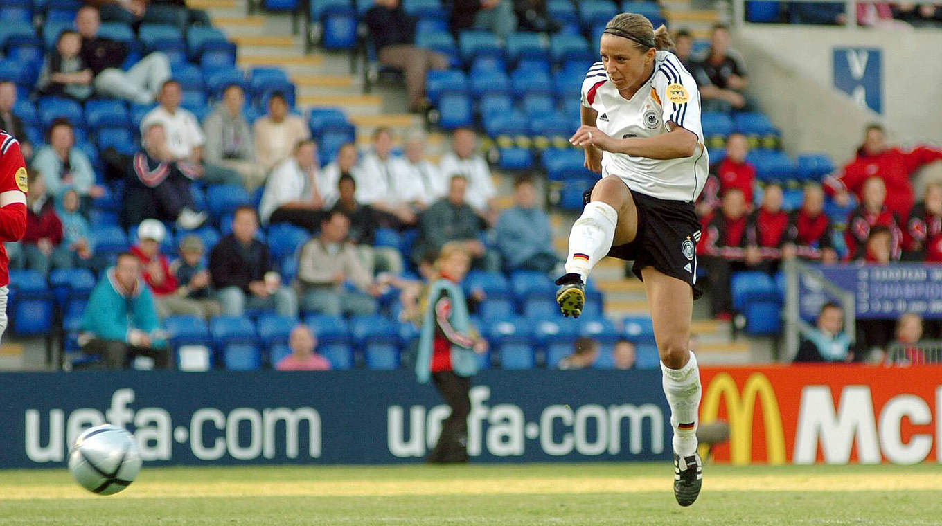 Inka Grings: "Women’s football in England is on the up." © imago
