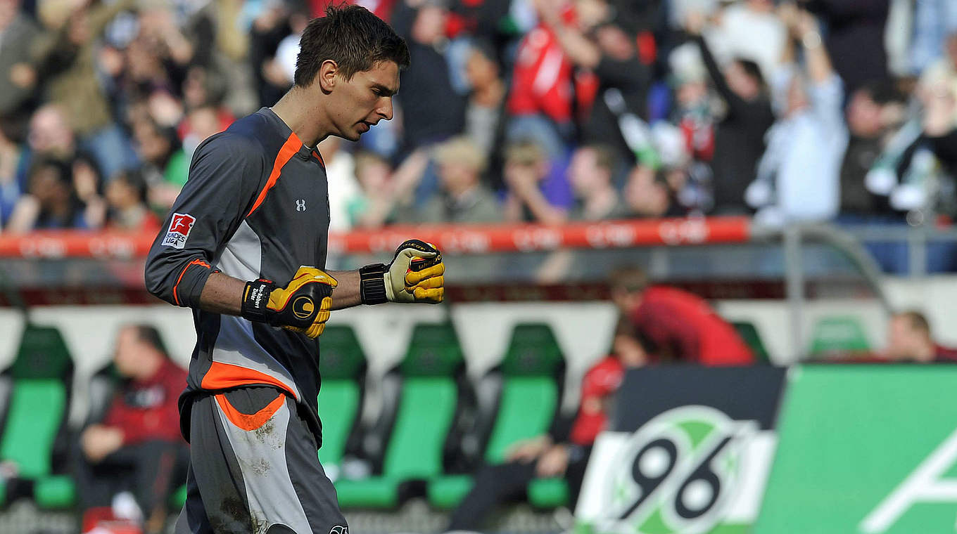 Erstes Spiel, erster Sieg: Ron-Robert Zieler mit Hannover 2011 gegen Mainz © imago sportfotodienst