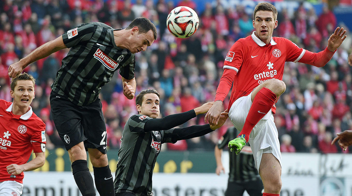 Bell rescued a point for Mainz  © 2014 Getty Images