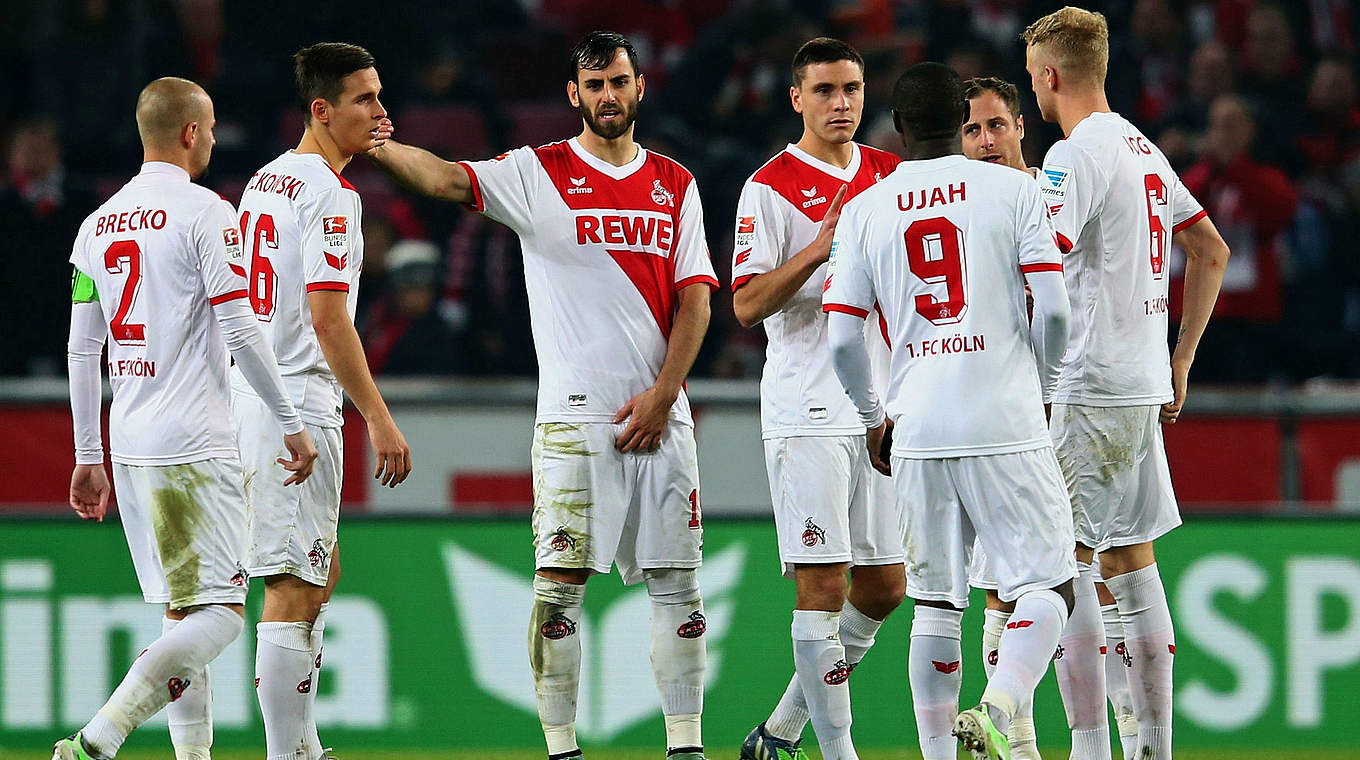 Niedergeschlagene Kölner: nach der bitteren 1:2-Heimniederlage gegen Hertha BSC Berlin. © 2014 Getty Images
