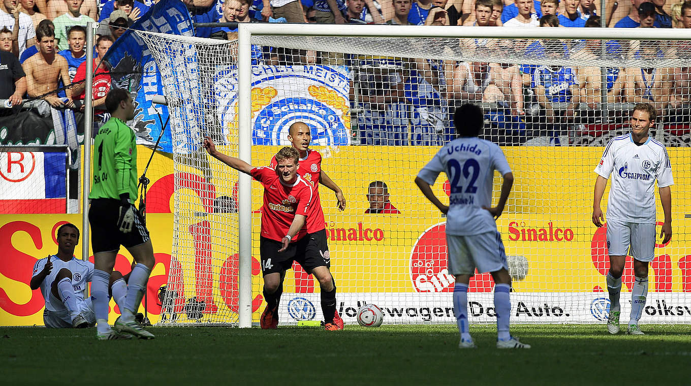 Der Ausgleich auf Schalke 2011: André Schürrle (3.v.l.) trifft für Mainz © imago sportfotodienst