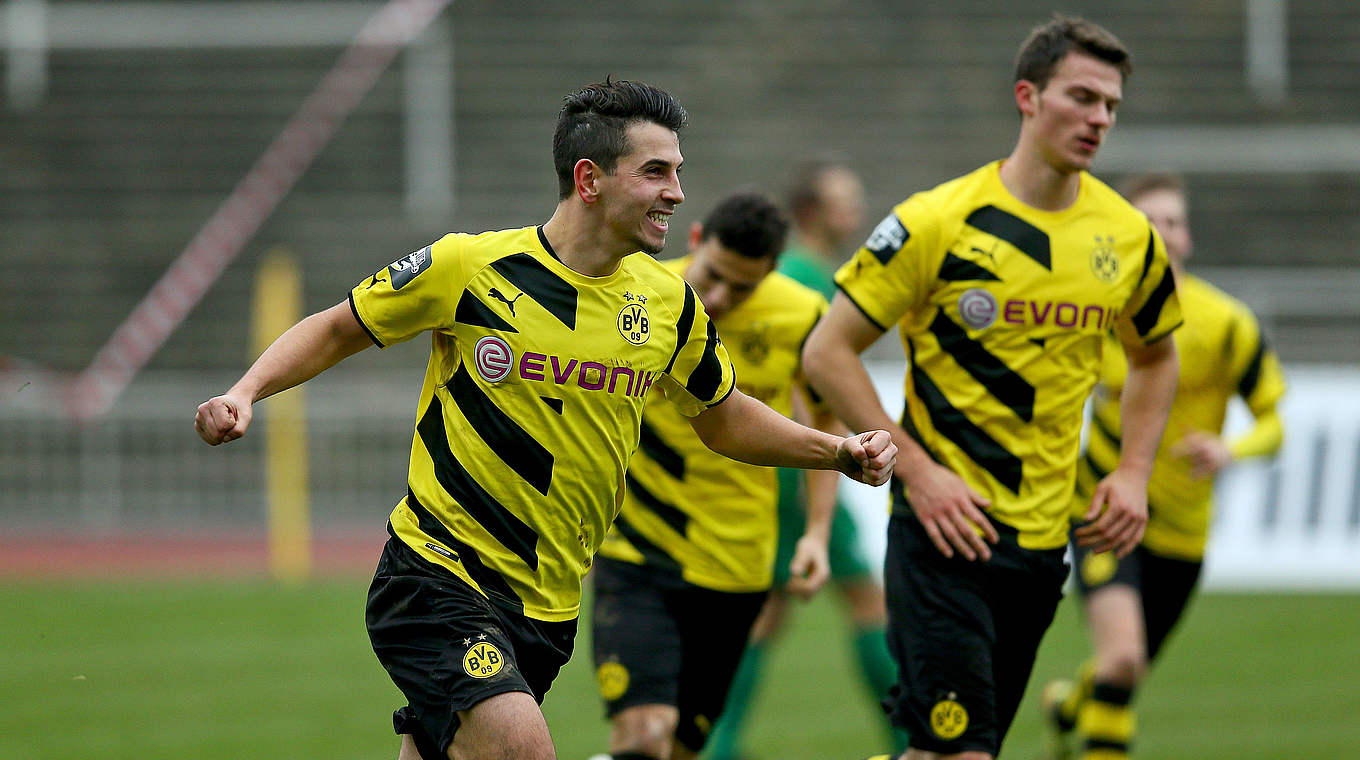 Bejubelt das Führungstor für den BVB: Julian-Maurice Derstroff (l.) © 2014 Getty Images