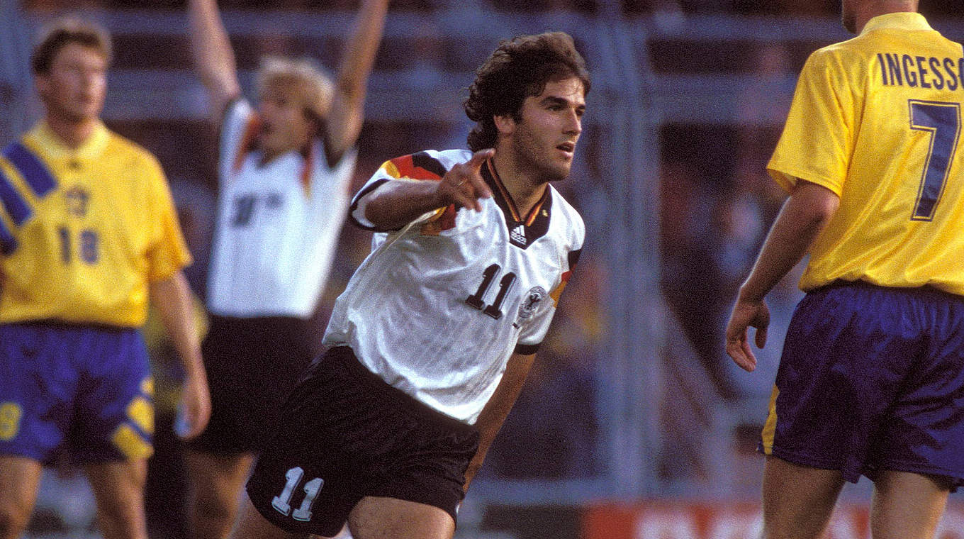 EM-Torschützenkönig 1992: Karl-Heinz Riedle (2.v.r.) trifft doppelt gegen Schweden © imago