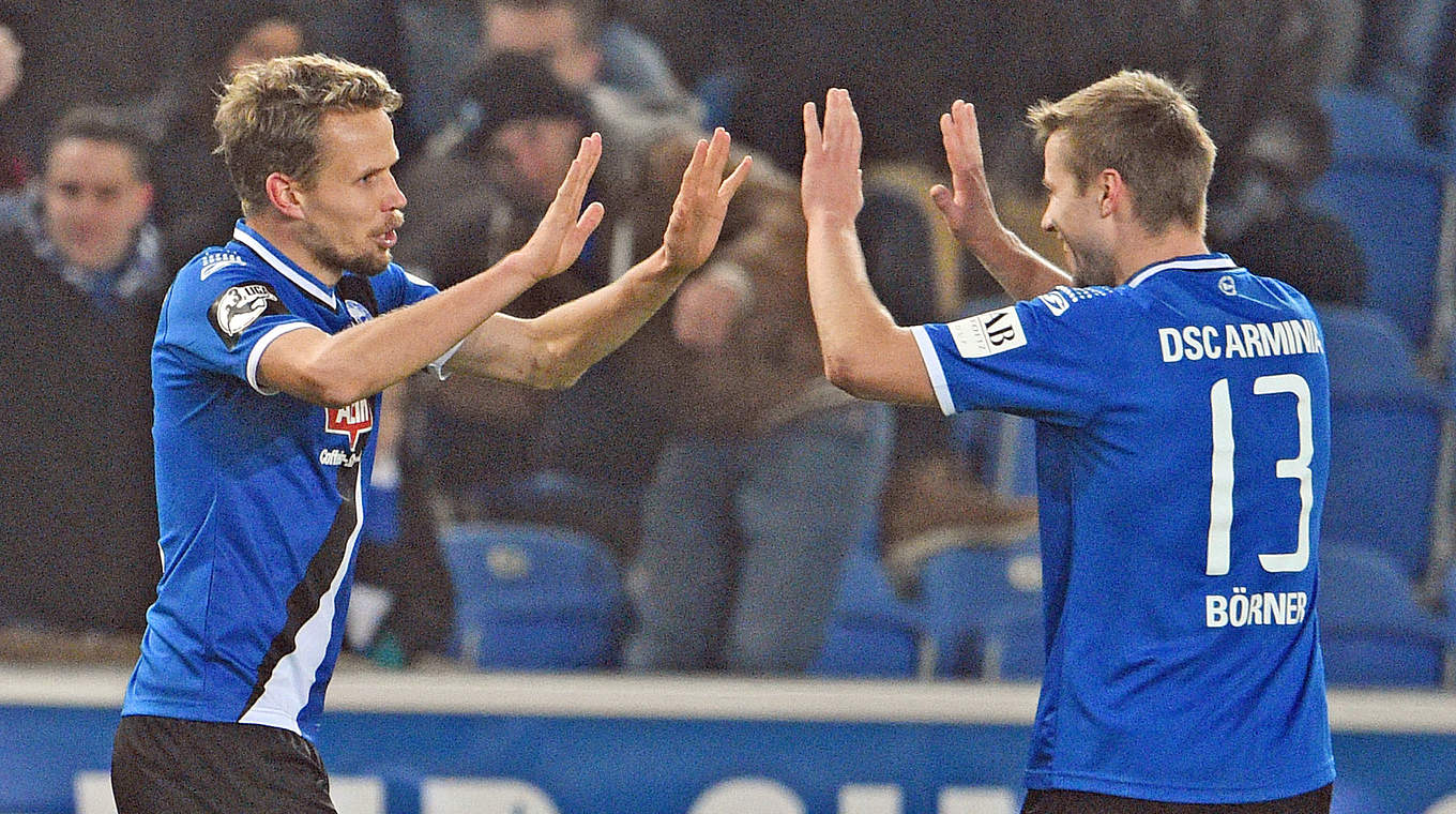 Nehmen Kurs auf Zweitligarückkehr: Schuppan und Börner von Arminia Bielefeld © 2014 Getty Images