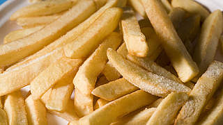 Kalorienreich: Pommes frites © DFB