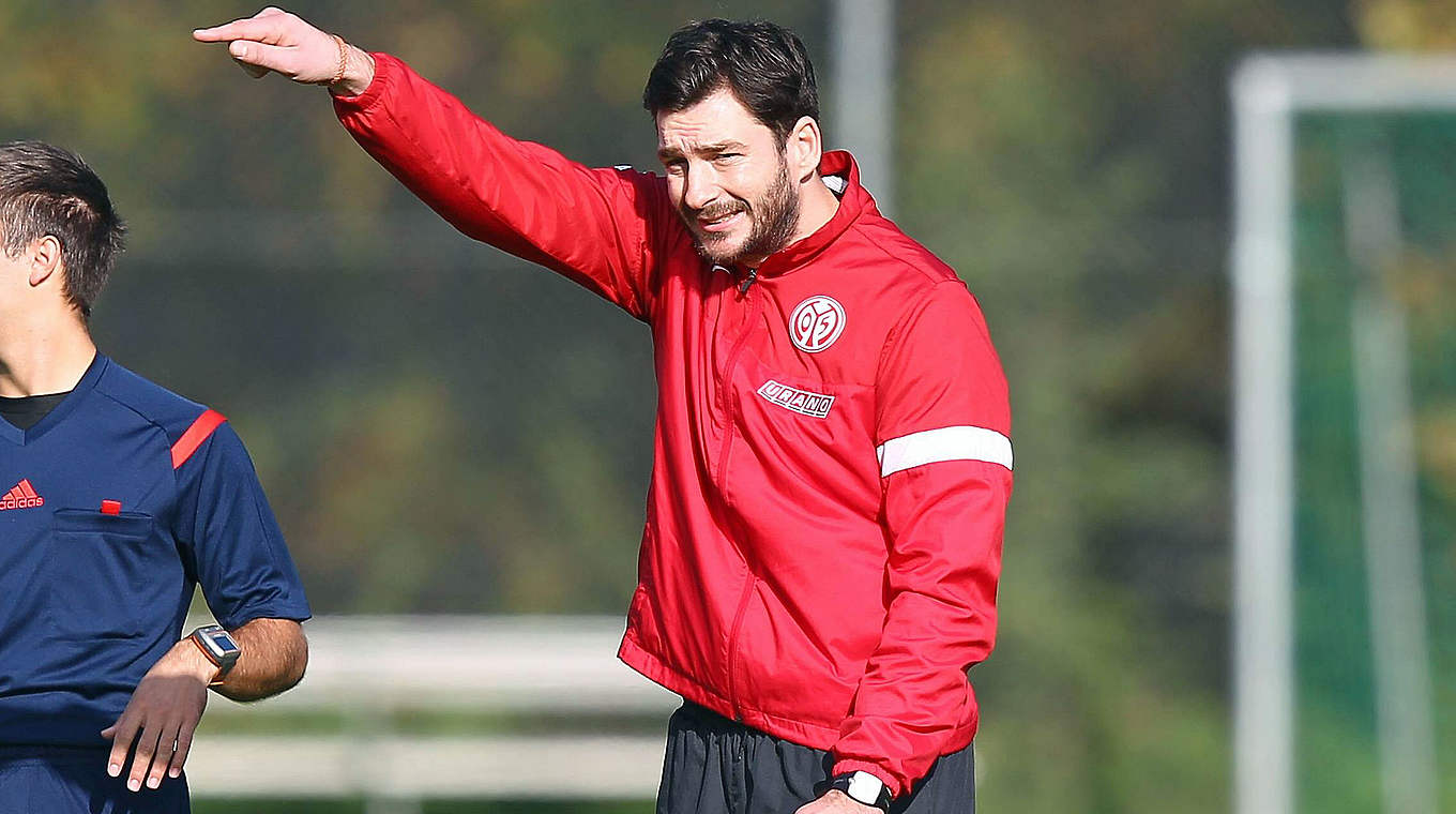 05-Trainer Sandro Schwarz: "Über die Tabelle machen wir uns keine Gedanken" © imago/Zink