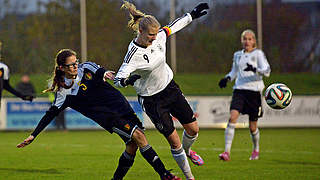Schon elf Tore in vier U 15-Länderspielen Anna-Lena Stolze (r.) aus Stockelsdorf © 2014 Getty Images