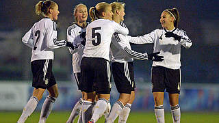 Freude über den 13:0-Sieg gegen Belgien: die deutschen U 15-Juniorinnen © 2014 Getty Images