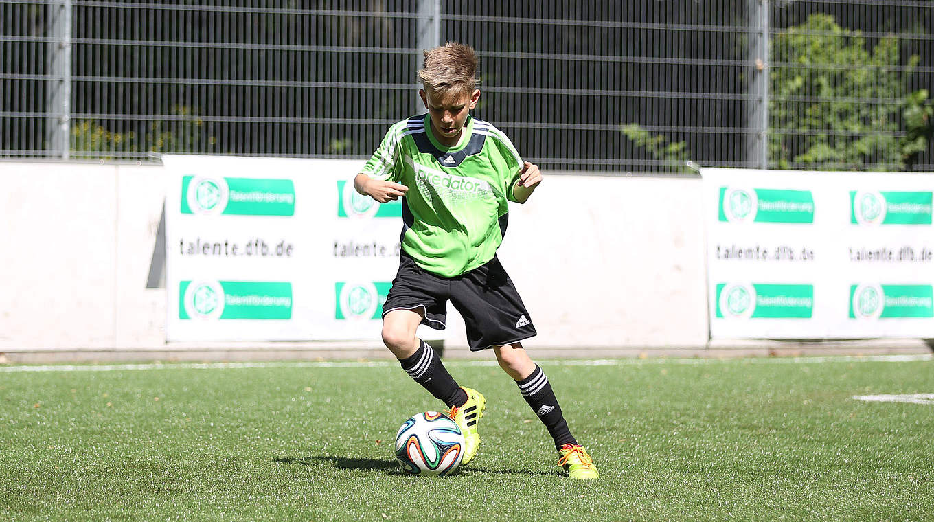 Mein Fußball: Heute mit Tipps zum schnellen Dribbeln © DFB
