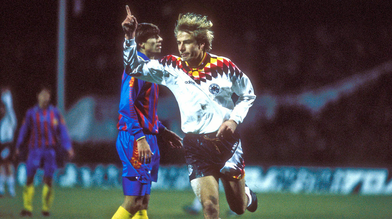 Das 2:0 in Chisinau: Jürgen Klinsmann (r.) jubelt 1994 in der EM-Qualifikation © imago/Sven Simon