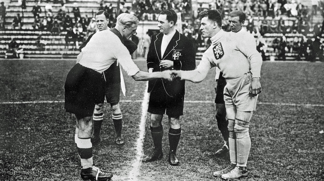 WM-Duell 1934 gegen die Tschechoslowakei: Szepan (l.) und Planicka © imago