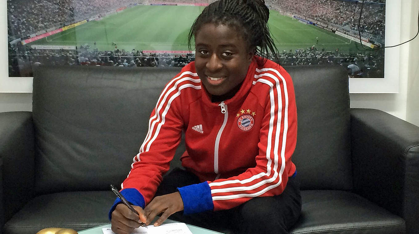Vertragsverlängerung in München unterschrieben: Eunice Beckmann © FC Bayern München