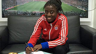 Vertragsverlängerung in München unterschrieben: Eunice Beckmann © FC Bayern München