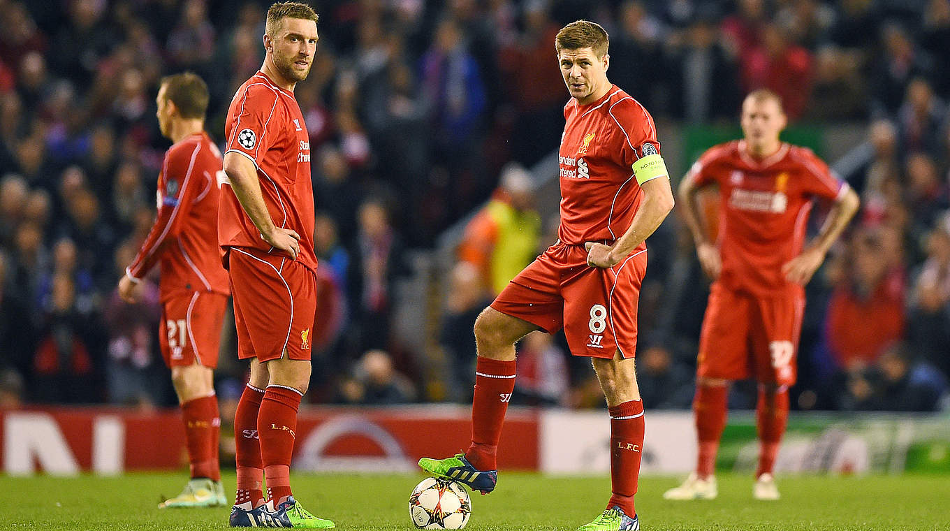 Aus der Königsklasse ausgeschieden: Der FC Liverpool um Kapitän Steven Gerrard (r.) © 2014 Getty Images