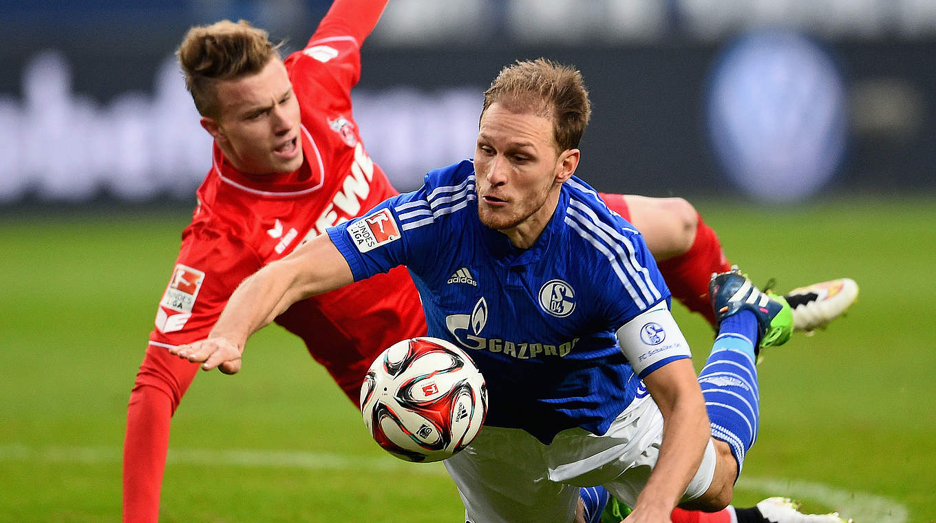 Gestolpert: Schalke und Weltmeister Benedikt Höwedes (r.) © 2014 Getty Images