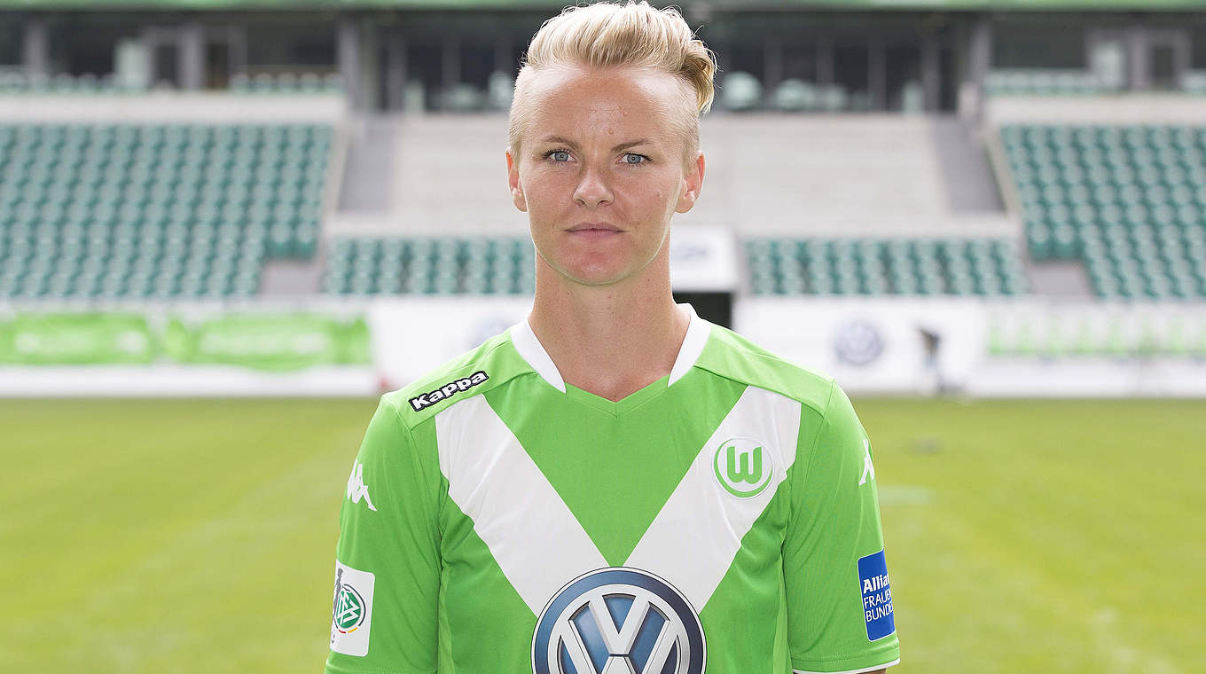 "In Wolfsburg fühle ich mich willkommen": Fischer verlängert beim VfL bis 2017 © 2014 Getty Images