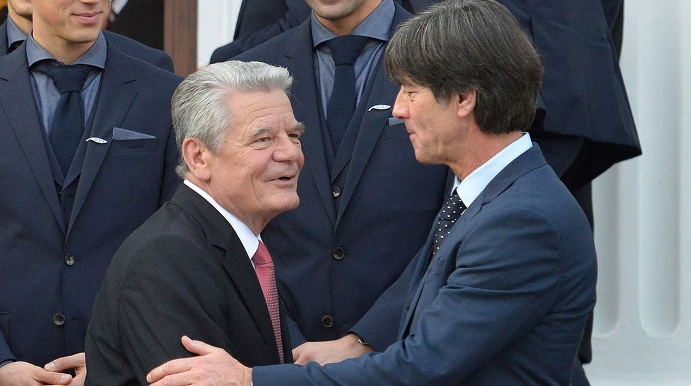 Congratulated by the head of state: Löw with Germany's President, Joachim Gauck © GES/Markus Gilliar