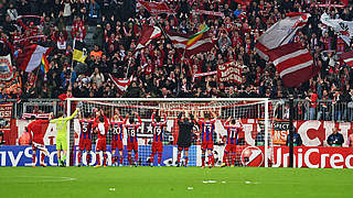 Immer Grund zu feiern: der FC Bayern und seine Fans in der Allianz-Arena München © 2014 Getty Images