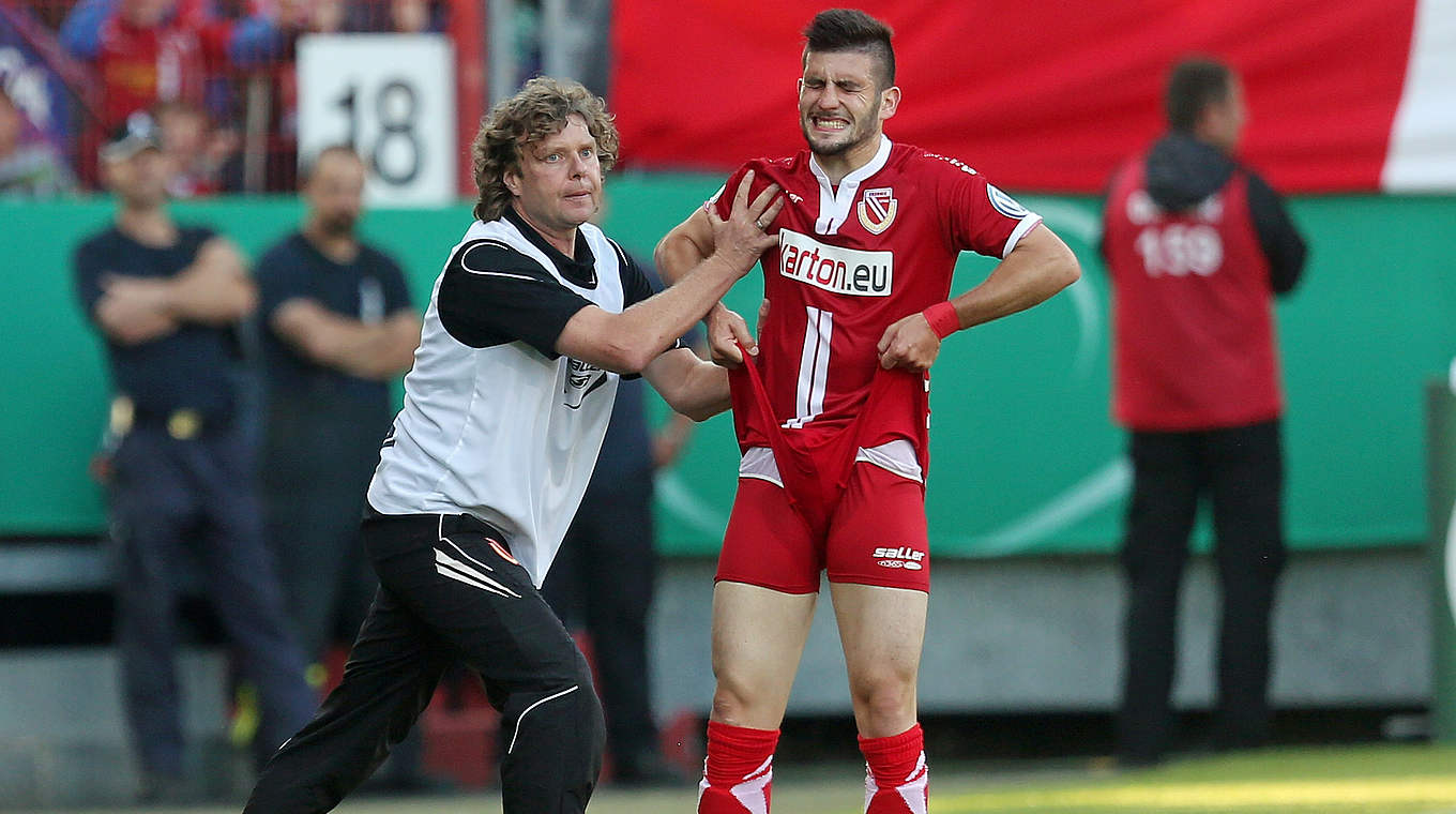 Perdedaj mit Trainer Krämer: "Wir sind ein gutes Team und kämpfen füreinander" © 2014 Getty Images