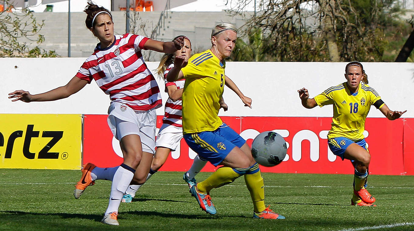 Bei der WM in der "Todesgruppe" mit den USA: Nilla Fischer (2.v.r.) und Schweden © imago/foto2press