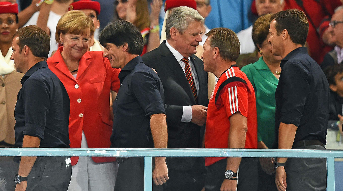 "Durch unser Auftreten haben wir Menschen berührt und beeinflusst": Bierhoff (r.) © 2014 Getty Images