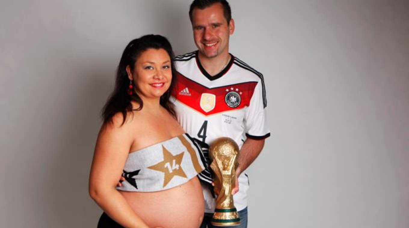 Vor Mila: Da war der WM-Pokal noch ihr Baby. © Privat