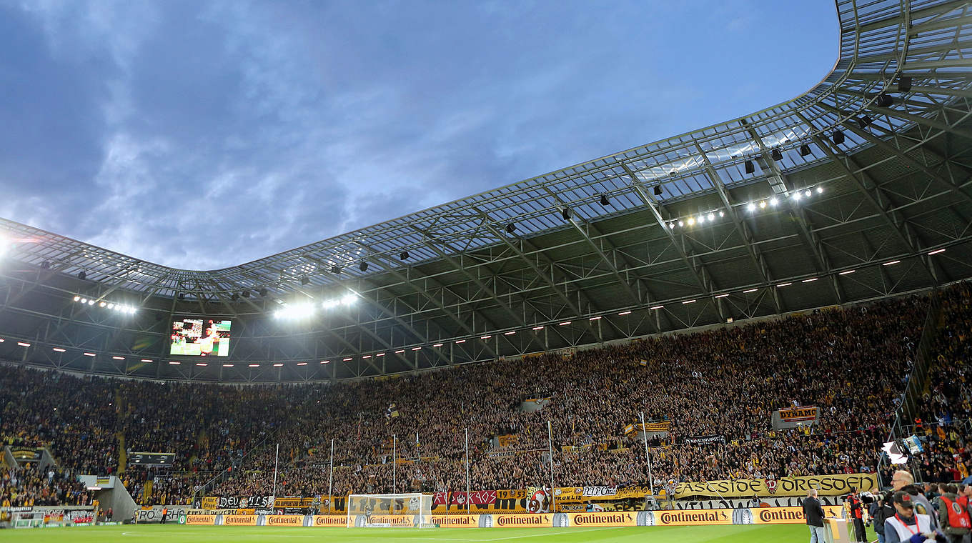 Immer gut gefüllt: der Fanbereich von Dynamo Dresden © 2014 Getty Images
