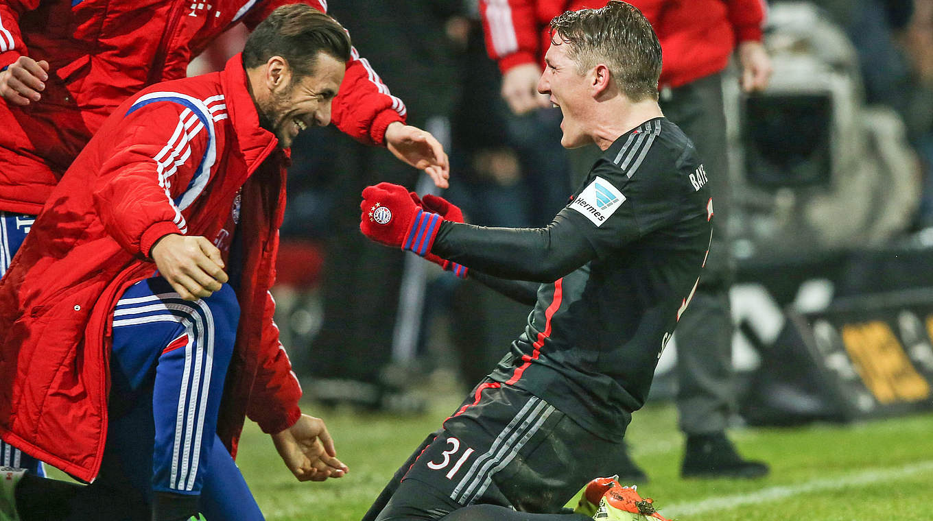 Jubel nach dem sehenswerten Münchner Treffer: Schweinsteiger (r.) und Pizarro © 2014 Getty Images