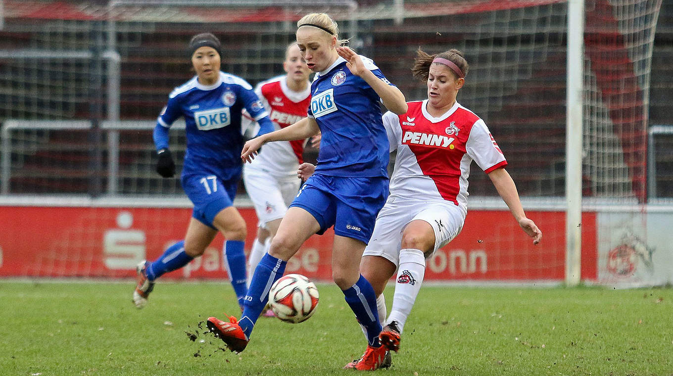Erzielte gegen die Geißböcke einen Doppelpack: die deutsche Nationalspielerin Pauline Bremer (2.v.r.) © Jan Kuppert