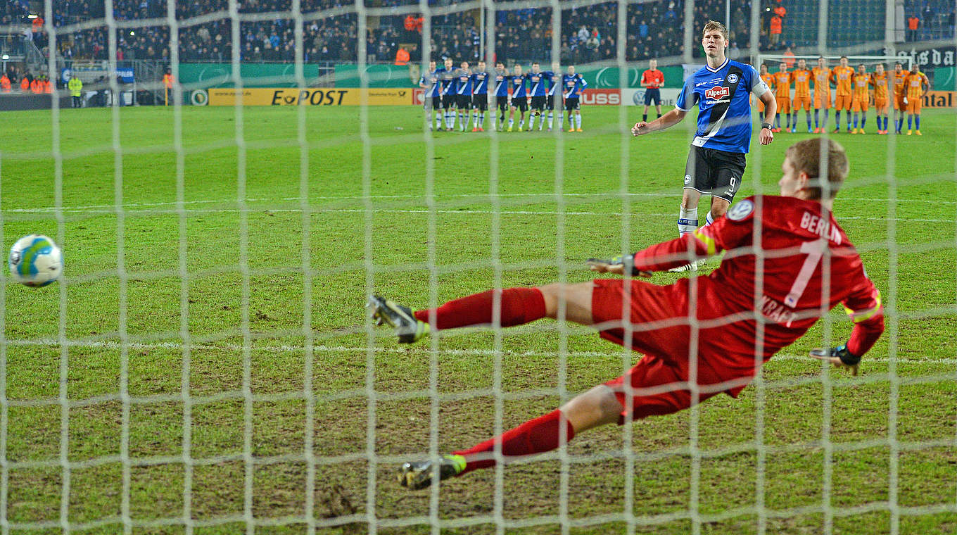 Nervenstark: Klos trifft im DFB-Pokal gegen Hertha vom Punkt © 2014 Getty Images