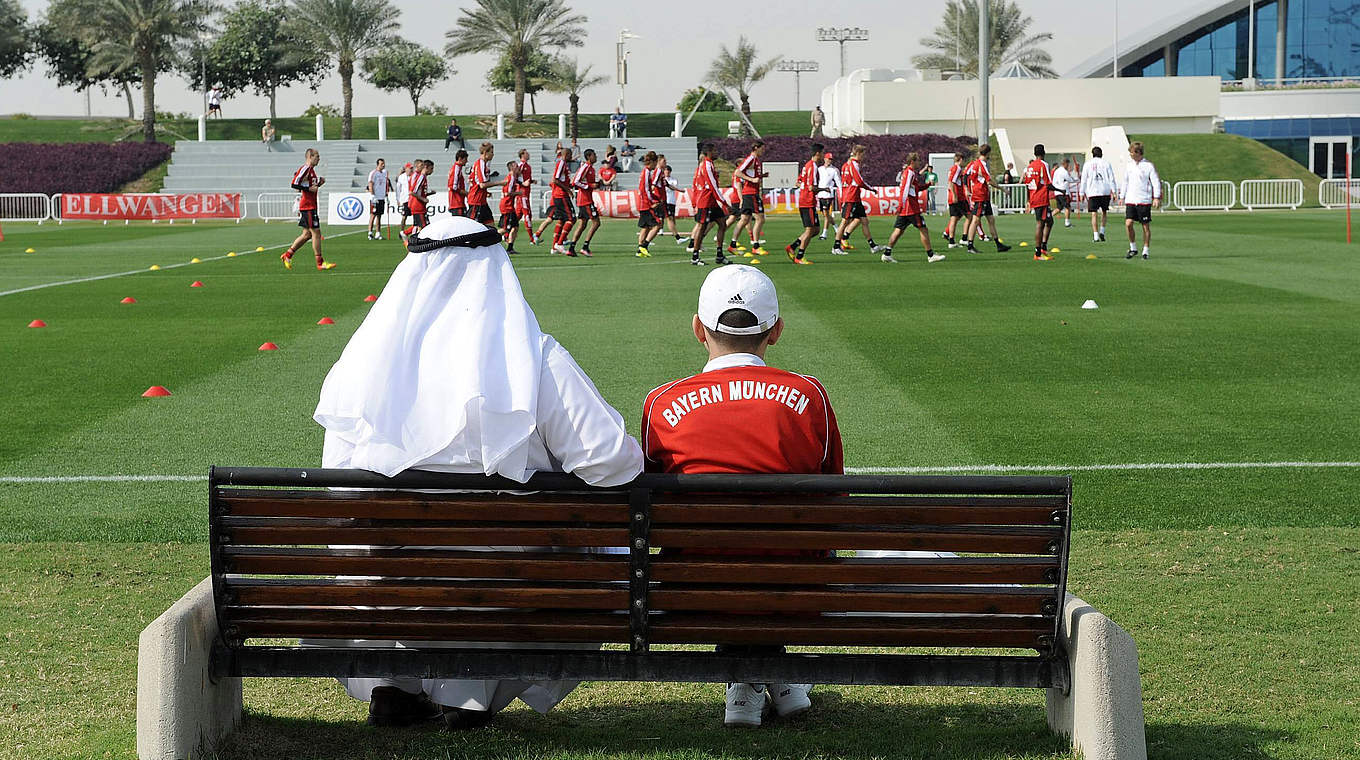 Wieder im Trainingslager in Katar: Die Profis des FC Bayern © imago sportfotodienst