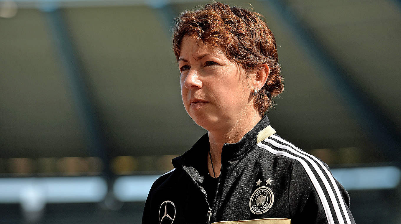 Im Hauptberuf DFB-Trainerin, im Nebenjob "Losfee": Maren Meinert © 2014 Getty Images