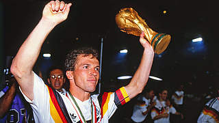Weltmeister und Weltfußballer 1990: Deutschlands Kapitän Lothar Matthäus © imago sportfotodienst