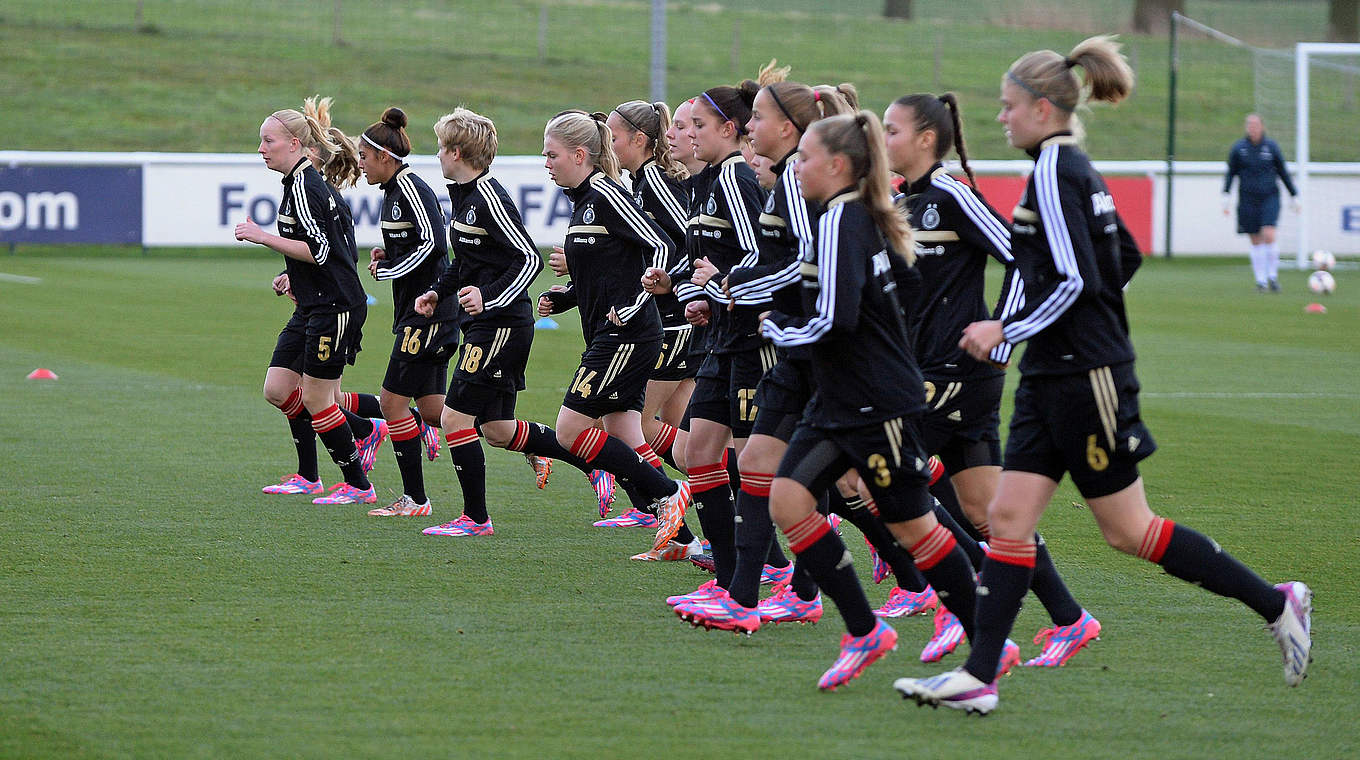 Einlaufen für den Nordic Cup in Dänemark: die deutschen U 16-Juniorinnen © 2014 Getty Images