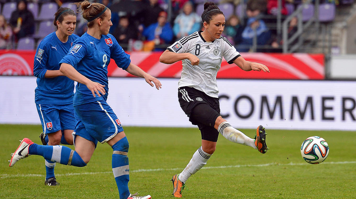 29 Länderspiele und zehn Tore für Deutschland: Mittelfeldspielerin Nadine Keßler (r.) © 2014 Getty Images