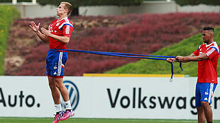 Holger Badstuber (l.) trainiert in Doha: 