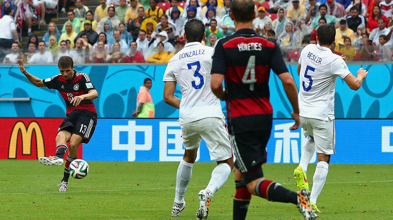 Das 1:0-Siegtor gegen die USA im WM-Gruppenspiel 2014: Thomas Müller (l.)  © 2014 Getty Images