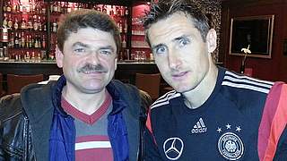 Unvergesslich: Klaus Schnaidt trifft Miro Klose. © Privat