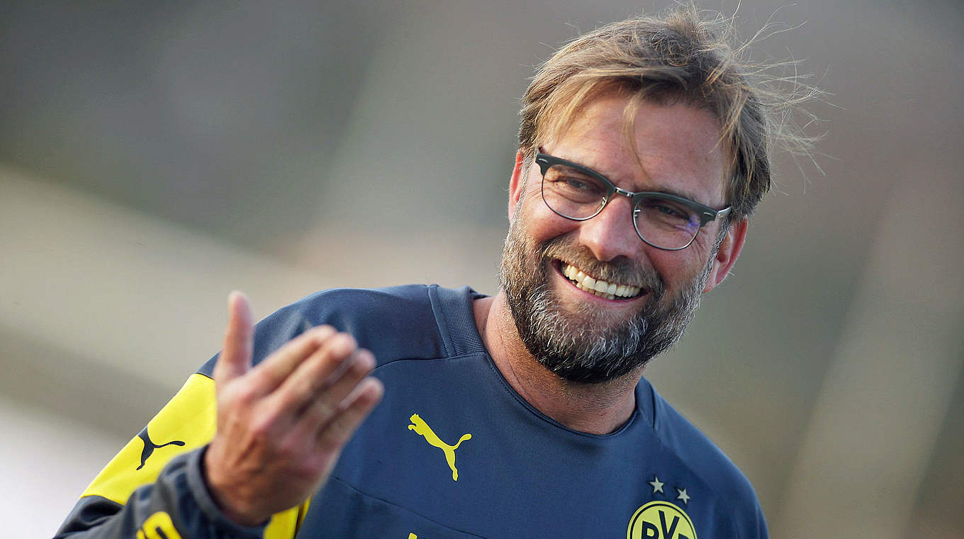 Gute Laune trotz Tabellenplatz 17: BVB-Trainer Jürgen Klopp © 2015 Getty Images
