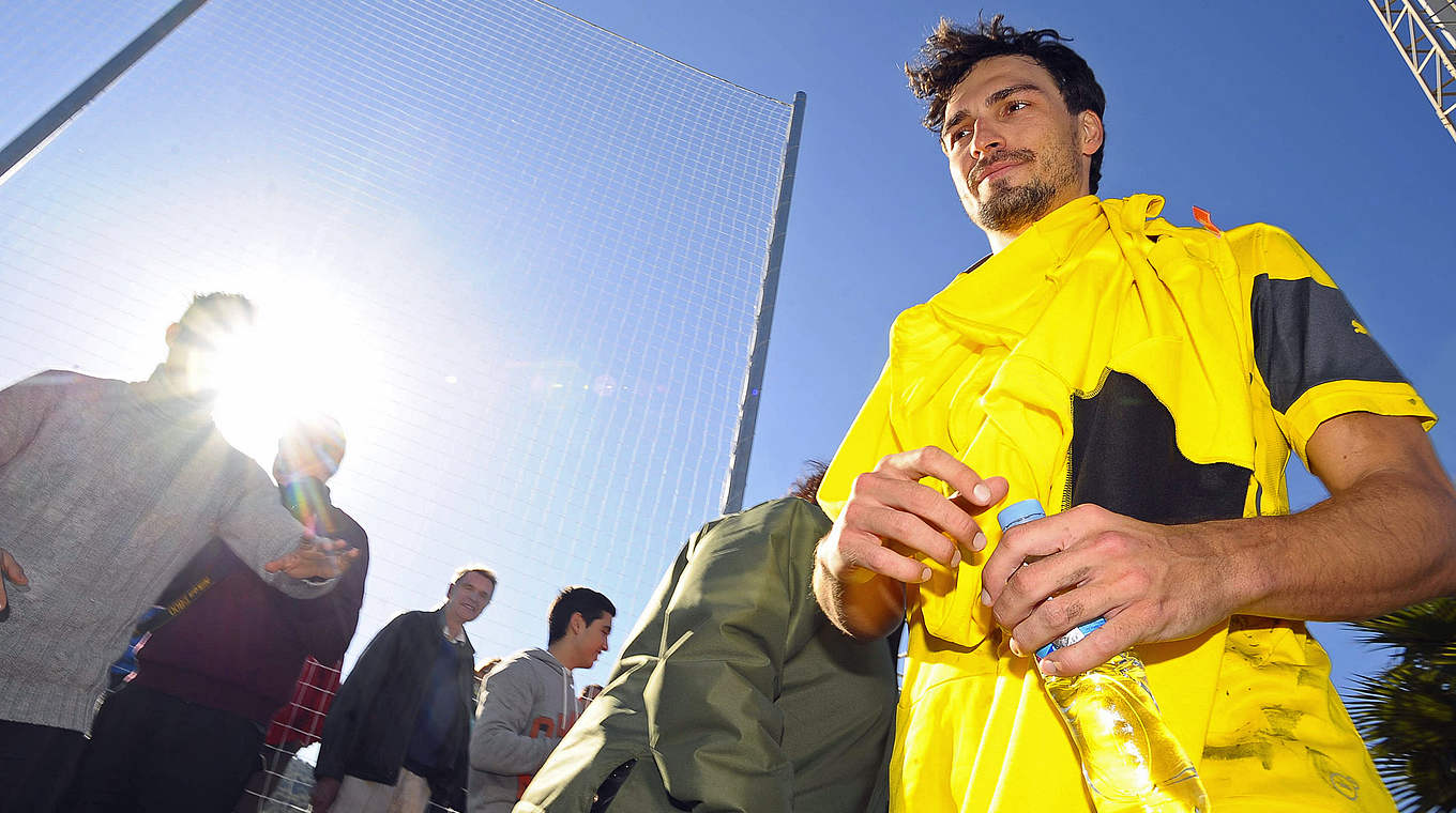 Mats Hummels with the BVB fans in La Manga: "I have a lot of confidence"  © imago/Cordon Press/Miguelez Sports