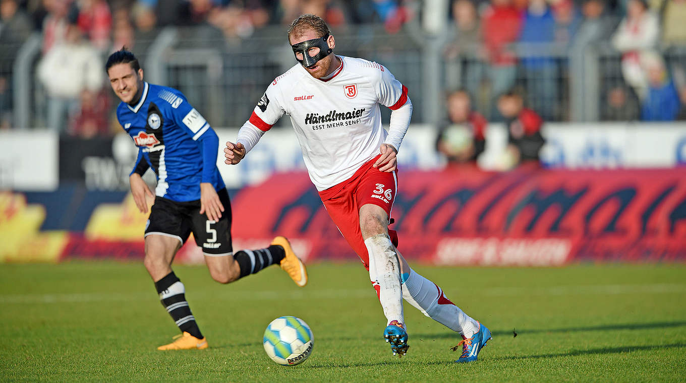 Riss der Semitendinosussehne: Lukas Sinkiewicz (r.) fällt sechs Wochen aus © 2014 Getty Images