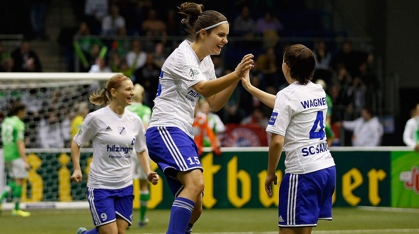 Jubel beim SC Sand: 6:1 gegen Wolfsburg © 2015 Getty Images