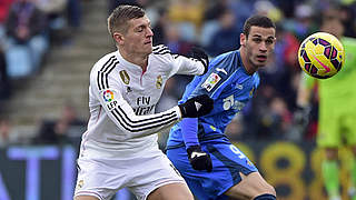 Toni Kroos was denied by the woodwork in Real Madrid's win © AFP