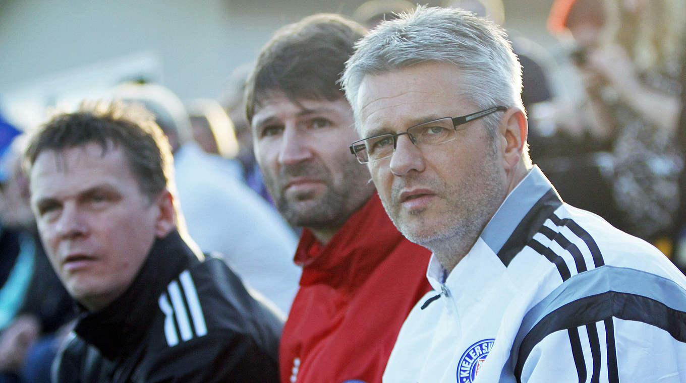 Heskamp (r.): "In Zukunft neben Trainer Karsten Neitzel auf der Bank" © Nawe/Holstein Kiel