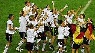 Will bei der WM in Kanada wieder so jubeln wie 2007: die Frauen-Nationalmannschaft © 2007 Getty Images