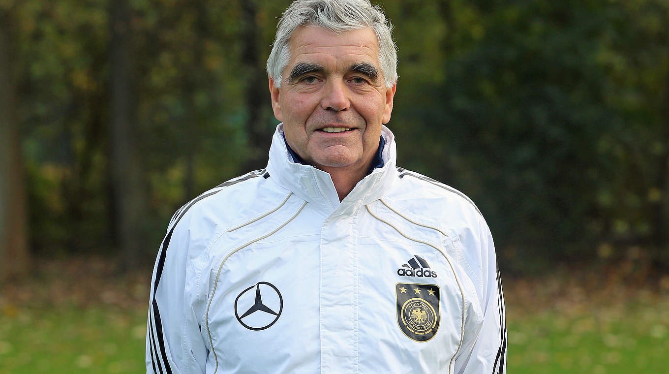 Leitet die Fortbildungen: Frank Engel,  sportlicher Leiter der DFB-Talentförderung © 2013 Getty Images