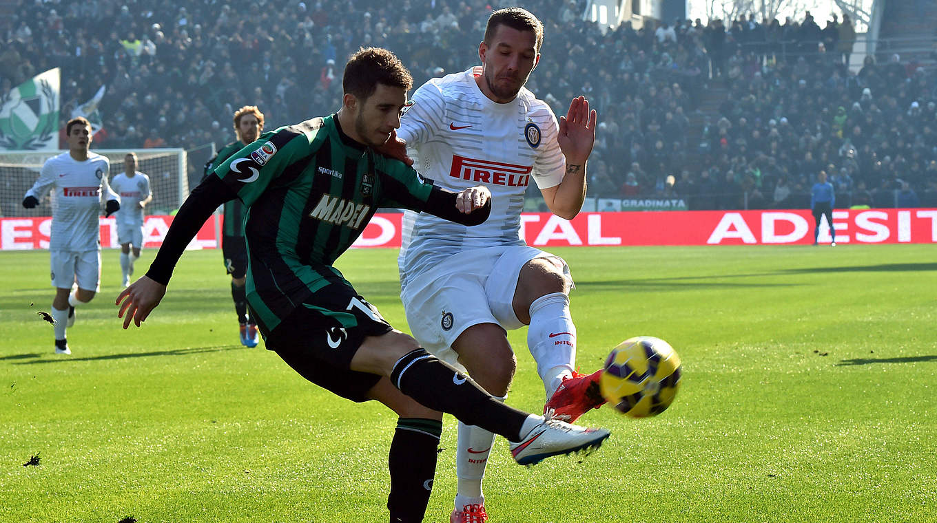 Unterlegen bei Sassuolo: Inter Mailand mit Lukas Podolski (r.) © AFP